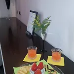 In - Lounge Hotel