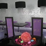 In - Lounge Hotel