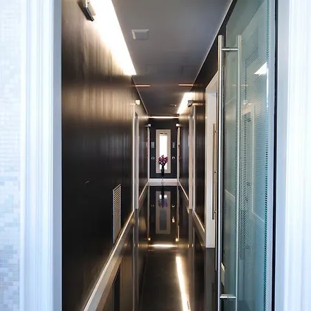 In - Lounge Ξενοδοχείο 3*