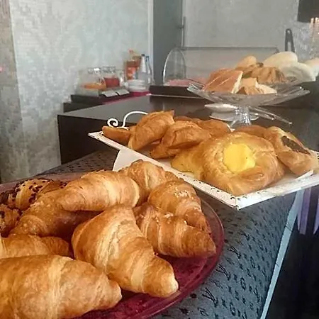 In - Lounge كاتْساغو دي بيانيغا