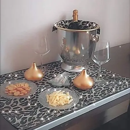 In - Lounge فندق