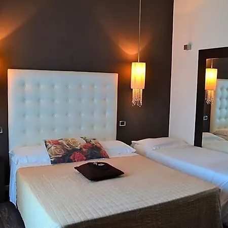 In - Lounge 3* كاتْساغو دي بيانيغا
