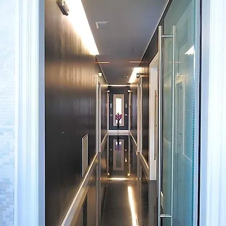 In - Lounge 3*