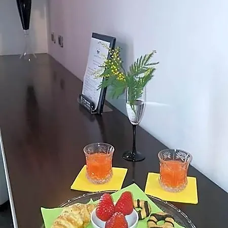 In - Lounge 3* كاتْساغو دي بيانيغا