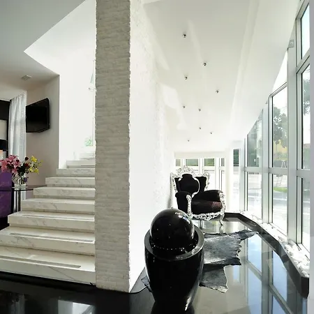 Ξενοδοχείο In - Lounge Cazzago (Pianiga)