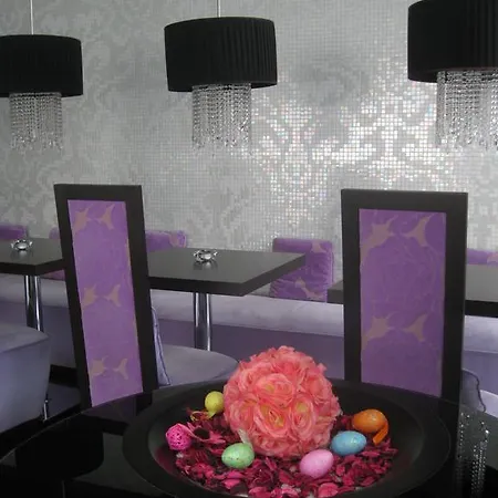 In - Lounge Hotel